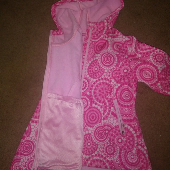 Weatherproof rainjacket - Picture 2 of 4